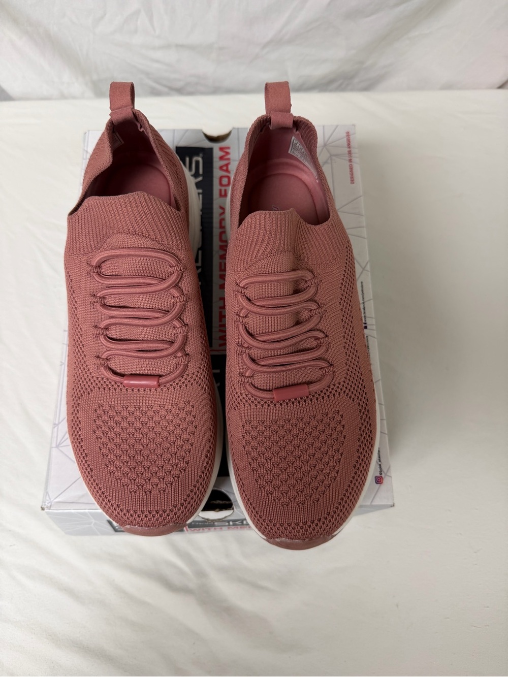 Skechers Bob’s Memory Foam Women’s Shoes Size 8W Rose Color Slightly Used W/Box